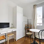 Canal St Martin Lovely Room